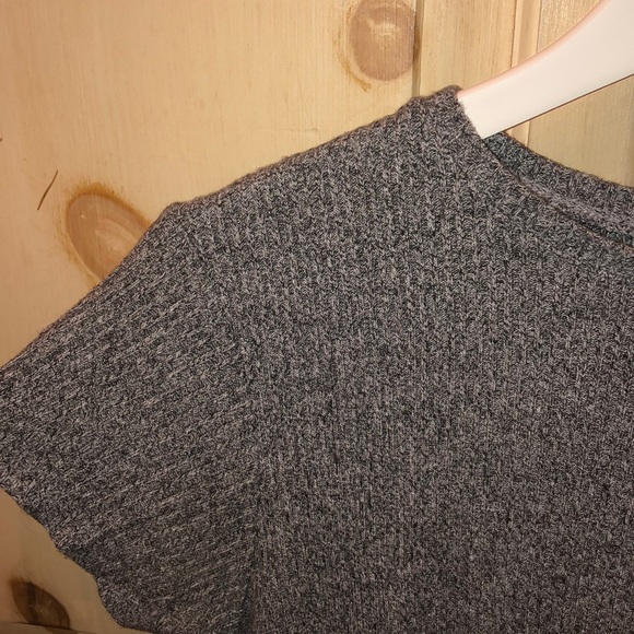 Brandy Melville T-Shirt - Picture 3 of 4